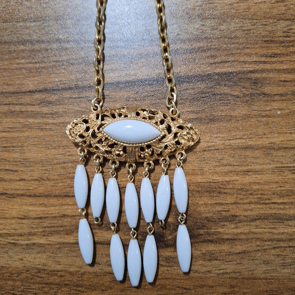 Vintage White Oval Lucite Pendant Gold Tone Necklace